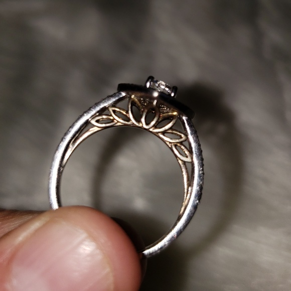 SOLD!-Beautiful Vintage Cubic Zirconia 925 Ring - Picture 4 of 7